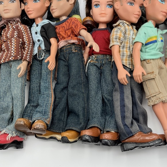 Bratz Boyz Lot Of Boy Dolls Dressed With Shoes MGA Lot Of 18 - Picture 10 of 11